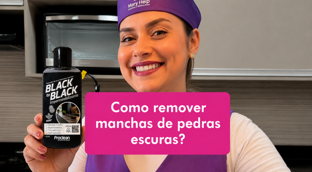 Profissional da Mary Help segura um produto impermeabilizante para pedras escuras enquanto apresenta dicas sobre como remover manchas de pedras escuras.